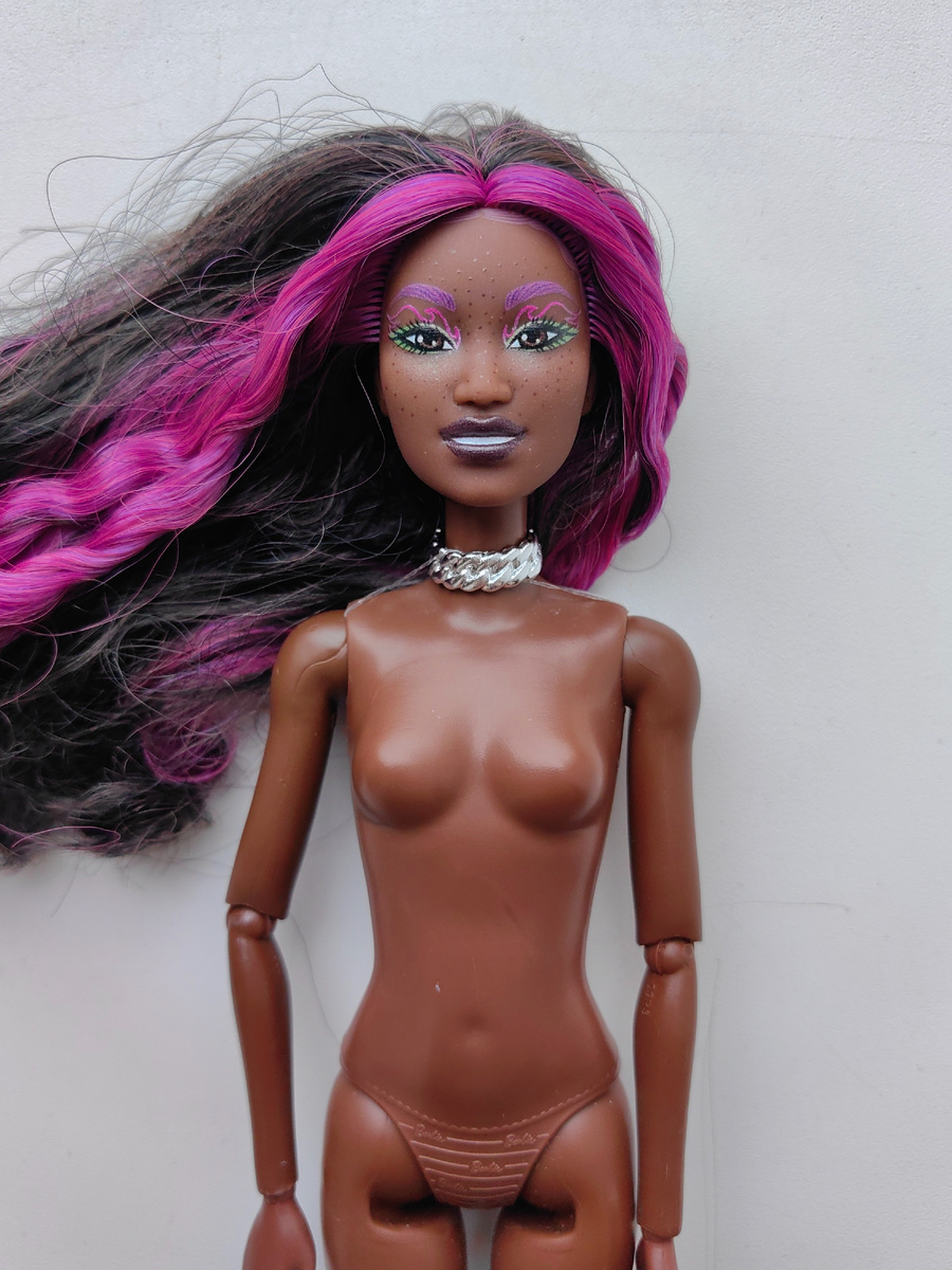 Barbie Extra #19.