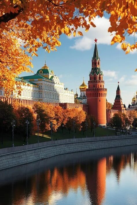 Офис Алёна снимала в центре Москвы, недалеко от Кремля.