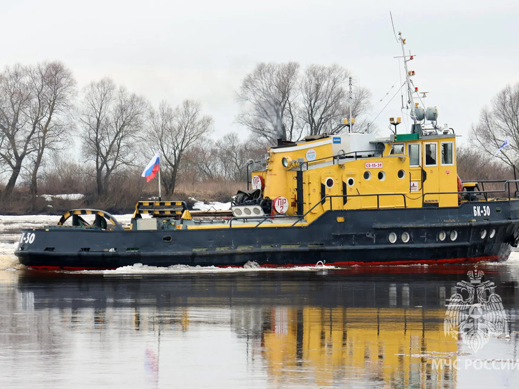     Большая заслуга в этом государственных инспекторов центра ГИМС, которые на постоянной основе проводят профилактическую работу с населением. Фото: пресс-служба МЧС по Новгородской области