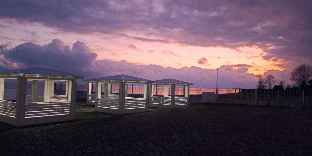 Мертвые среди живых: почему кладбище в 20 метрах от окна — это не страшно, а правильно