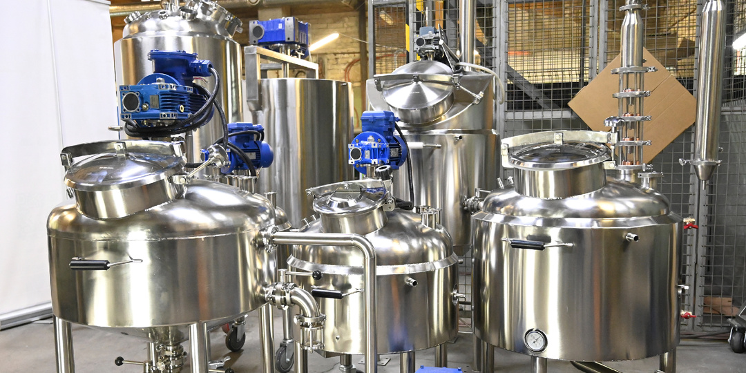 Почему некоторые гели “скатываются” на коже — и как это связано с производством