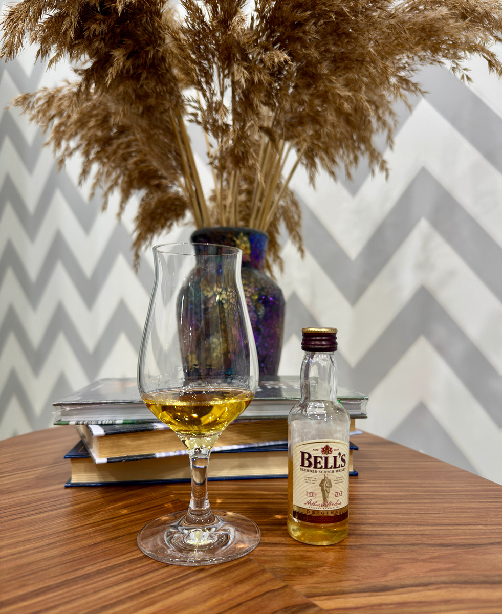 Хорошо, что некоторые производители делают виски в таре объемом 50мл.