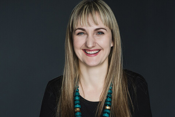 Депутатка ВРУ Пипа. https://dzen.ru/a/acflg1VorWZx1tlc?sid=165669427113440778