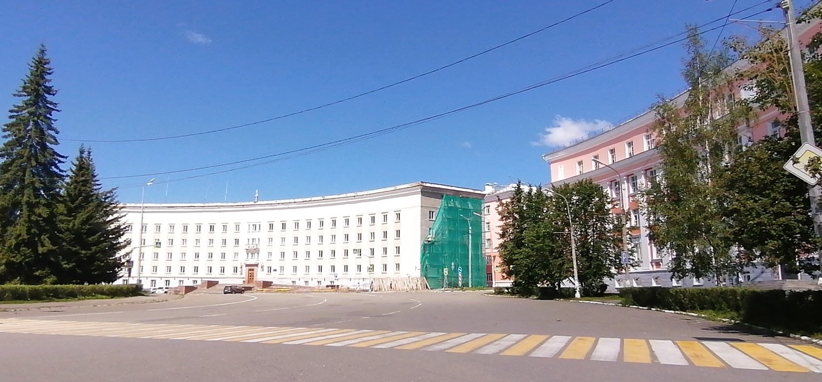 Центральная площадь в Краснотурьинске (Фото: Nixe (Bearna Team))