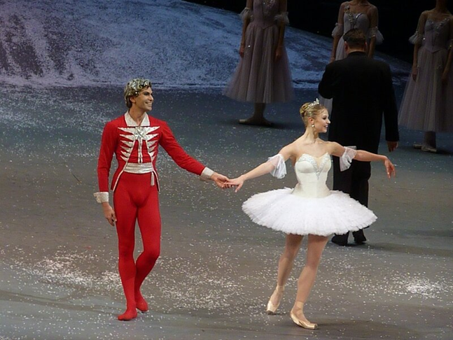 Ангелина Воронцова и Николай Цискаридзе. Балет П.И. Чайковского «Щелкунчик». Фото взято из интернета.