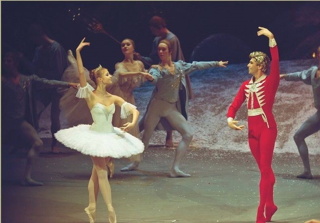 Ангелина Воронцова и Николай Цискаридзе. Балет П.И. Чайковского «Щелкунчик». Фото взято из интернета.