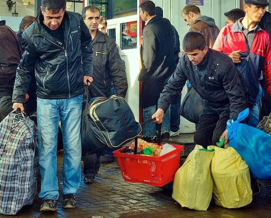 Из открытых источников в интернете. Мигранты в России.