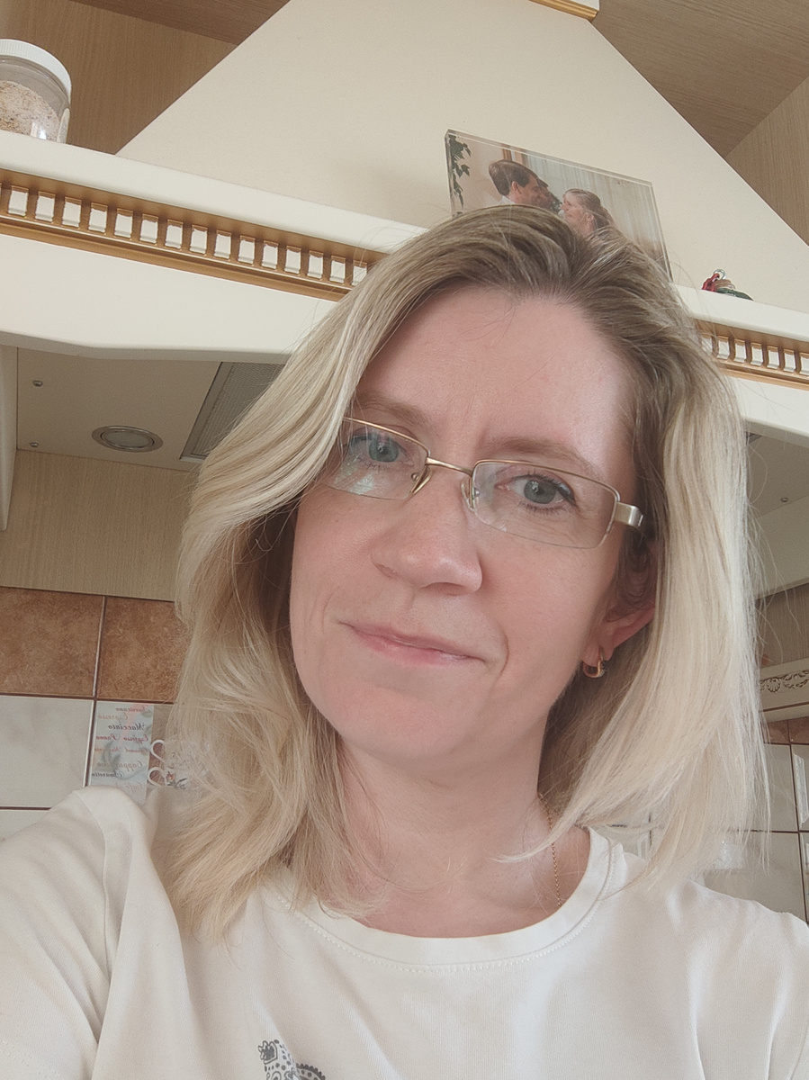 Довольная, поняла, как хочу назвать канал