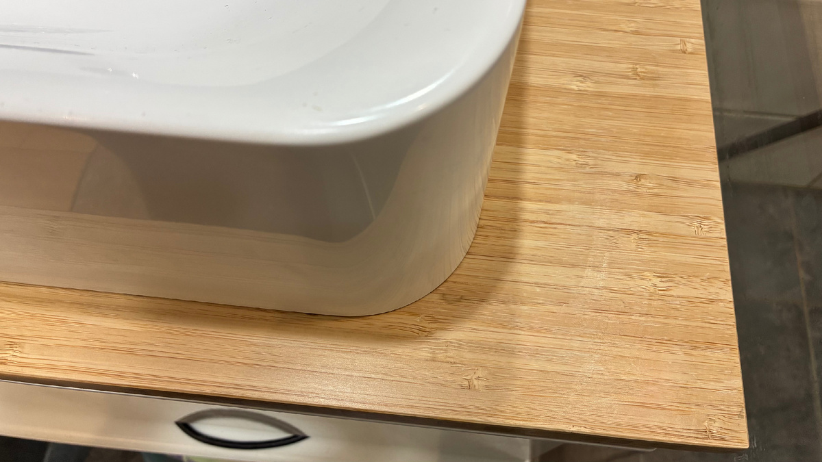 Обращаю внимание на посвежевший стык каждый раз, когда чищу зубы