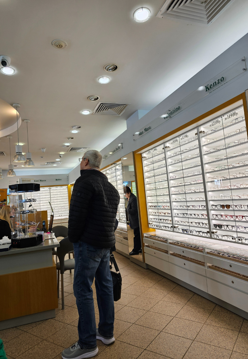 Зал оптики (автор фото Л.Баева)