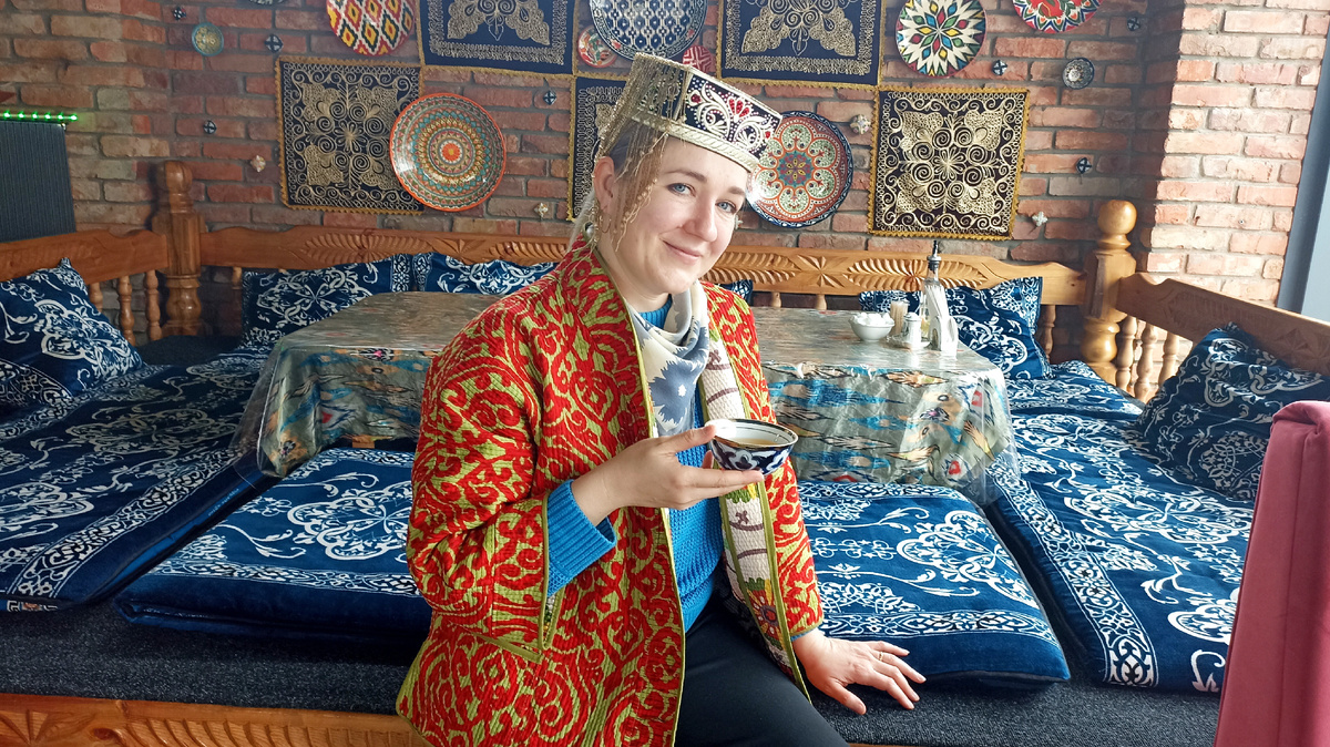 Как вам автор канала в костюме узбечки. Ессентуки 2026 