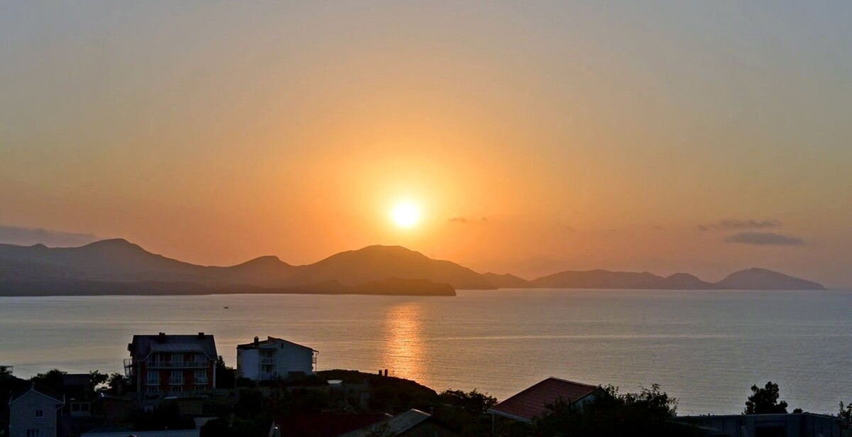 Закат на море — огромный плюс на отдыхе. Фото: Татьяна ДЕМИДОВА