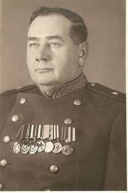 Феликс Рафаилович Балтушис-Жемайтис (30 ноября 1897, деревня Апидимы Тельшяйского района Ковенской губернии — 1 июня 1957, Москва) — советский военачальник, генерал-майор, бригадный генерал Литовской народной армии, преподаватель Военной академии им. Фрунзе и Академии Генштаба, кандидат военных наук, доцент, в 1945—47 гг. руководитель курсов усовершенствования высшего командного состава Советской Армии. Принадлежит к той плеяде офицеров литовского происхождения (Уборевич И. П., Путна В. К.), которые начали службу в царской армии и затем, приняв октябрьскую революцию, служили Советскому Союзу