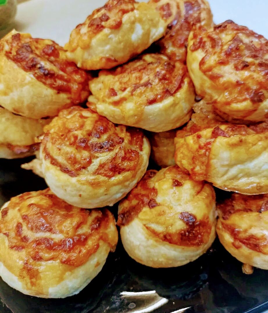 Пицца в виде улиток 