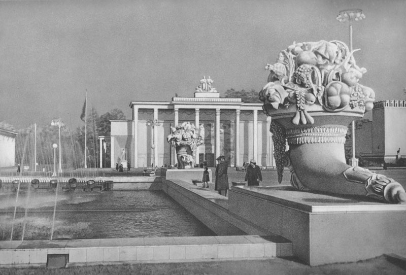 Москва. Всесоюзная сельскохозяйственная выставка, 1939 г. Павильон «Сибирь». В.А. Ершов. Источник: https://arx.novosibdom.ru/node/2470