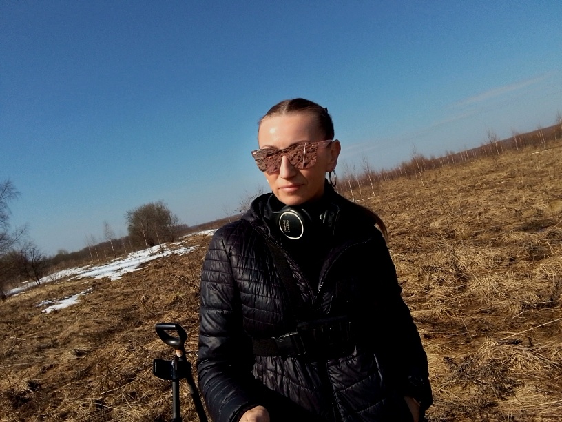 И даже без легендарной шапочки-писец, ибо жара!