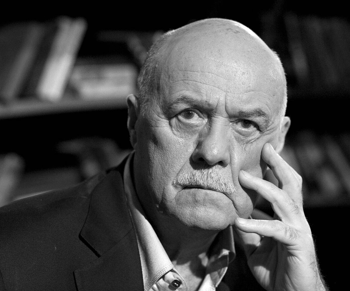     Станислав Говорухин   
(сс) Евгения Давыдова