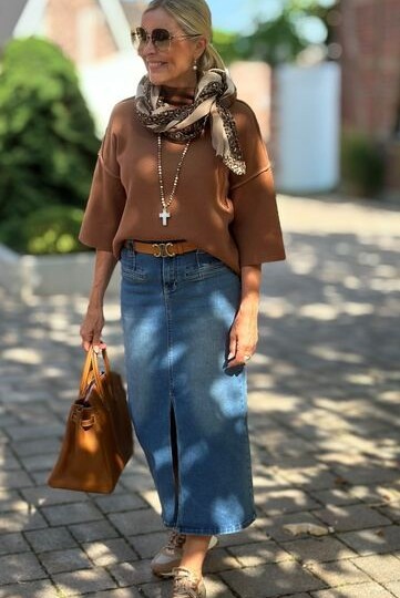 Юбка, которая подчеркивает красоту женщин за 50: носим её этой весной