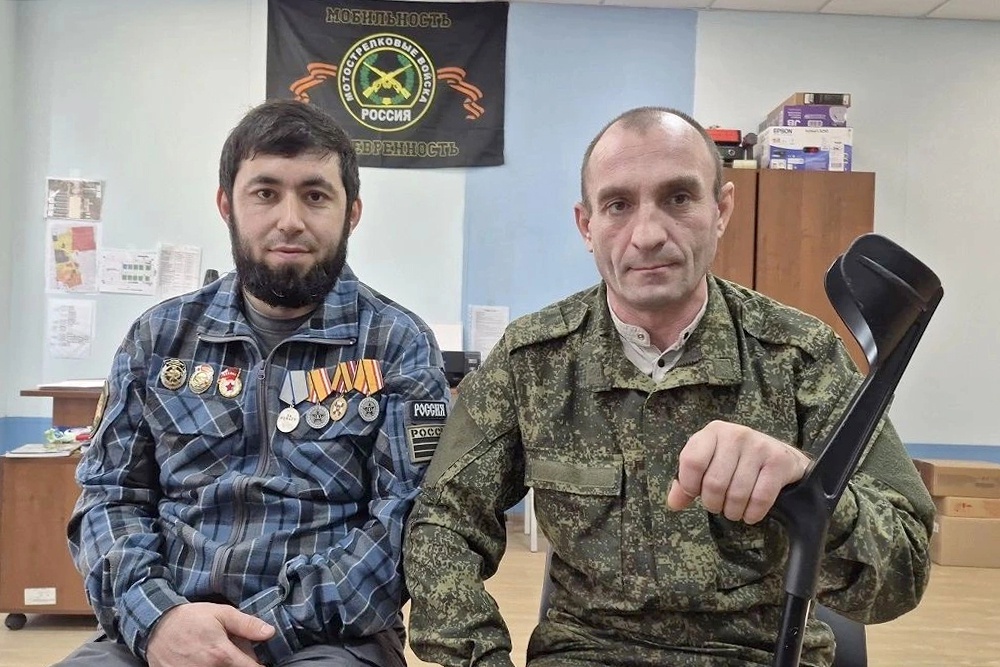    Мурад Умаханов и Георгий Пхаладзе (справа) прошли через ад войны вместе. / Евгений Ракуль/РГ