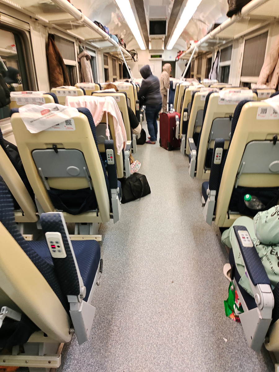 Сидячий вагон до Питера 