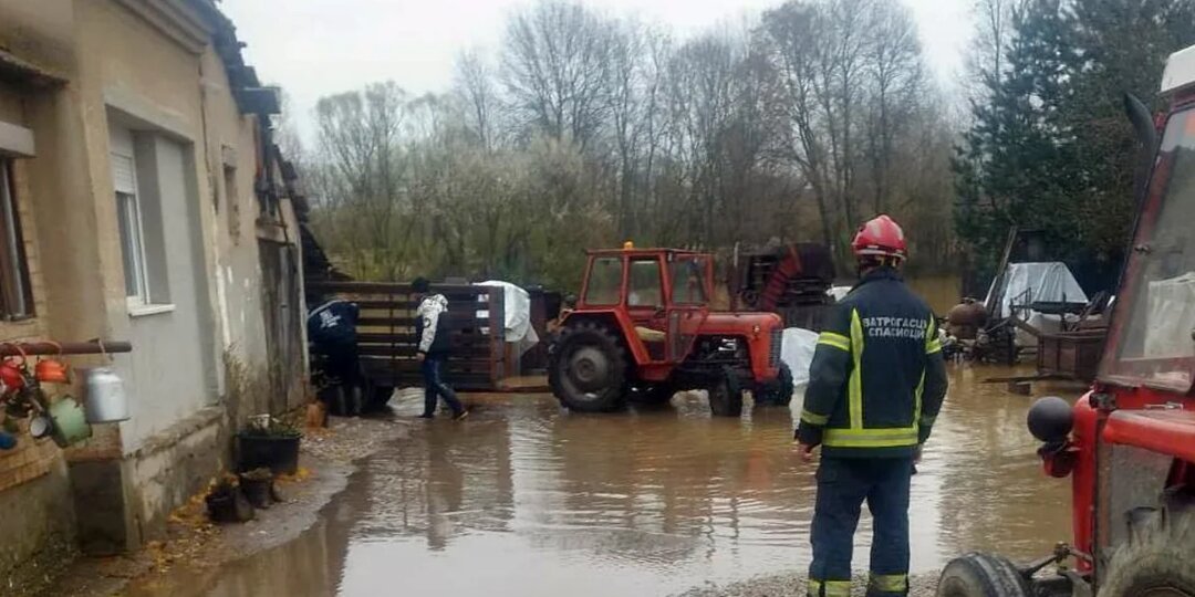 В Сербии сильные дожди вызвали локальные наводнения в нескольких регионах