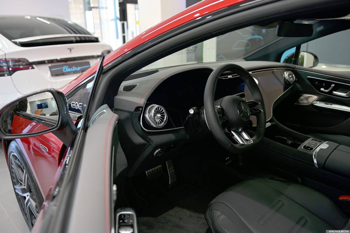     Электромобиль Мерседес-Бенц «Mercedes-Benz»   
Иван Лазебный © ИА Красная Весна