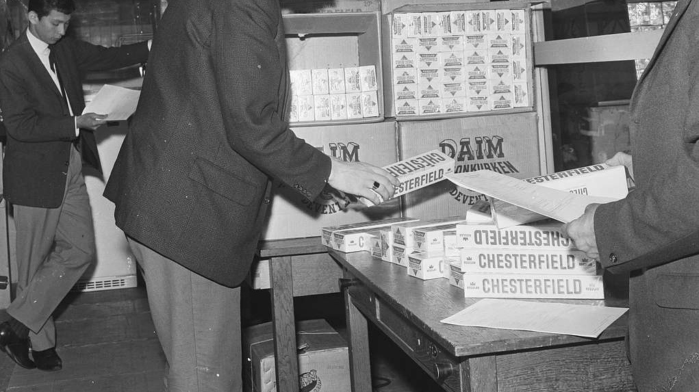     Конфискация контрабандных сигарет   
[getarchive.net]