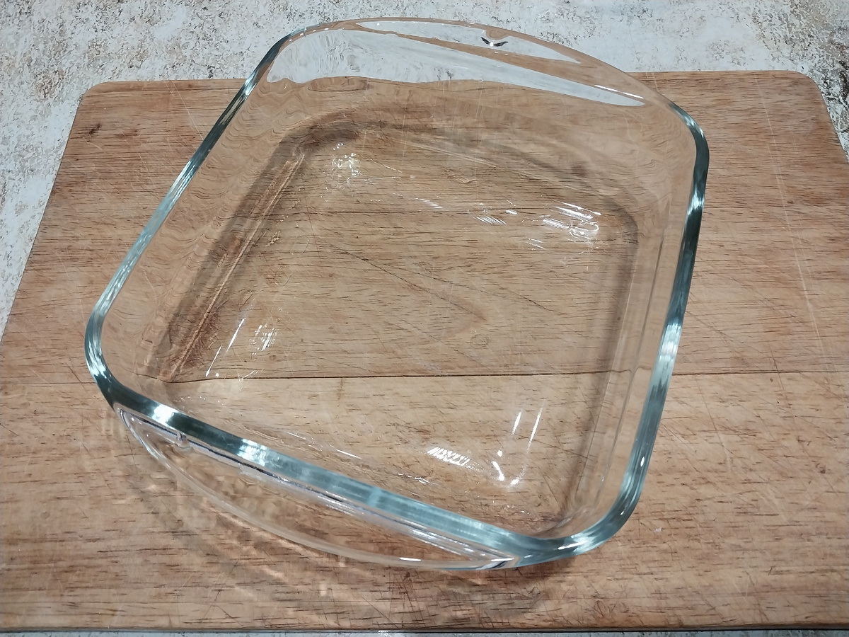 Знаю, что некоторые делают тирамису в ёмкостях для холодца, так что не стесняйтесь!