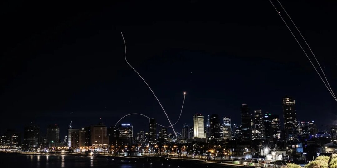 В Израиле на химпредприятии произошел пожар после падения осколка ракеты