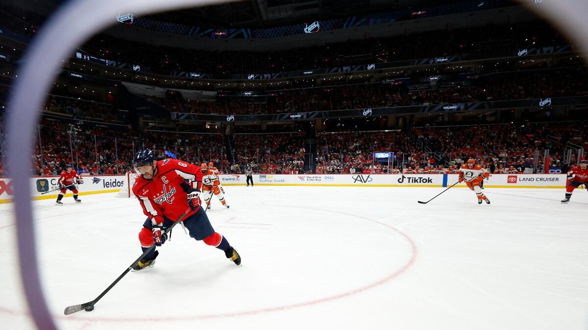    Александр Овечкин продолжает погоню за рекордом Гретцки. Фото: REUTERS