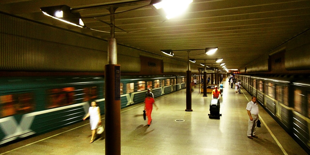 7 самых депрессивных станций метро Москвы