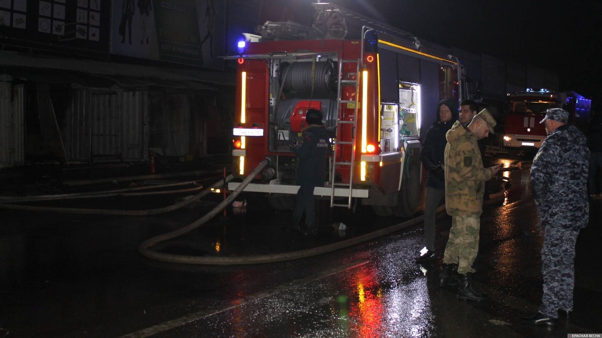     Пожарные за работой (архивное фото)   
Загороднюк Дмитрий © ИА Красная весна