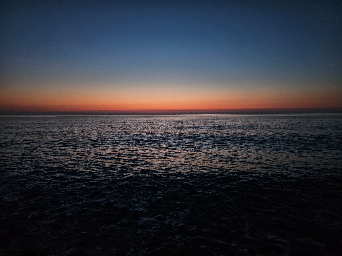 Уже не ночь, но еще не утро