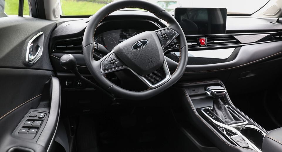    Участникам СВО вручили ключи от автомобилей с ручным управлением / Медиасток.рф