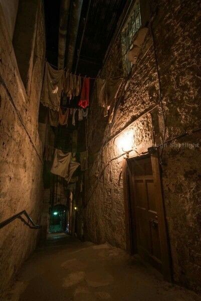 По легенде, в подземельях обитают призраки. Все изображения принадлежат их авторам, и приведены в ознакомительных целях.