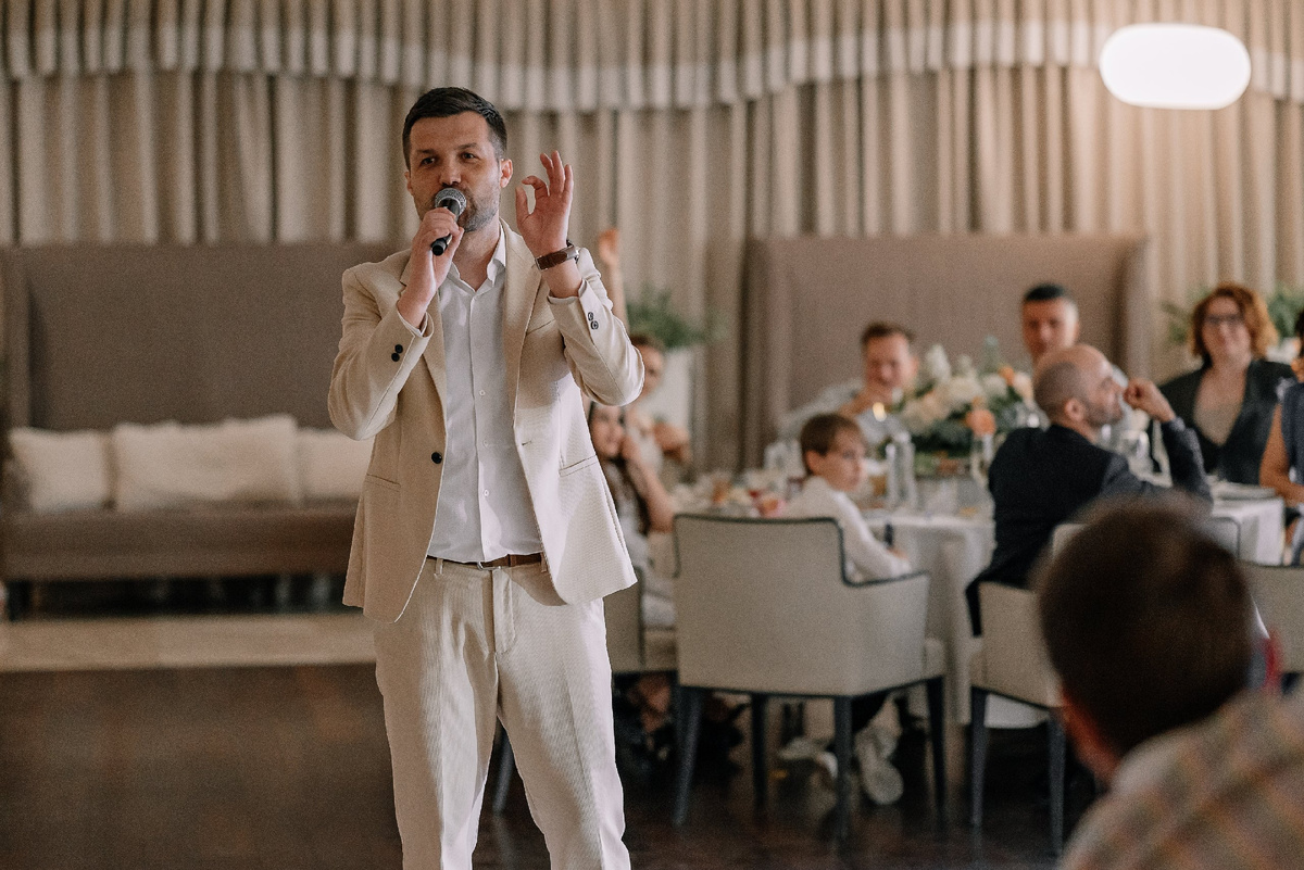 Ведущий на свадьбу в Москве Александр Кузьмин