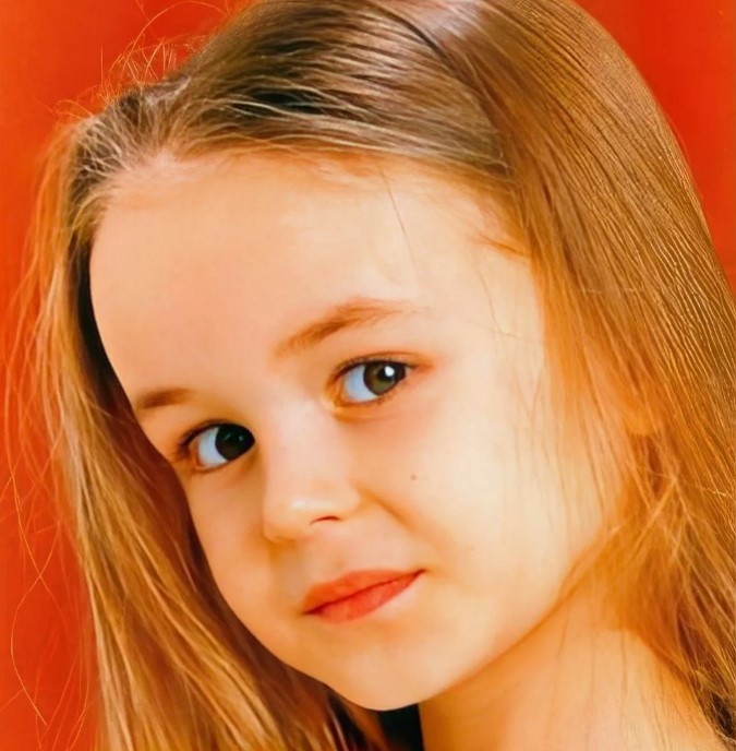 Маленькая Полина Гагарина.