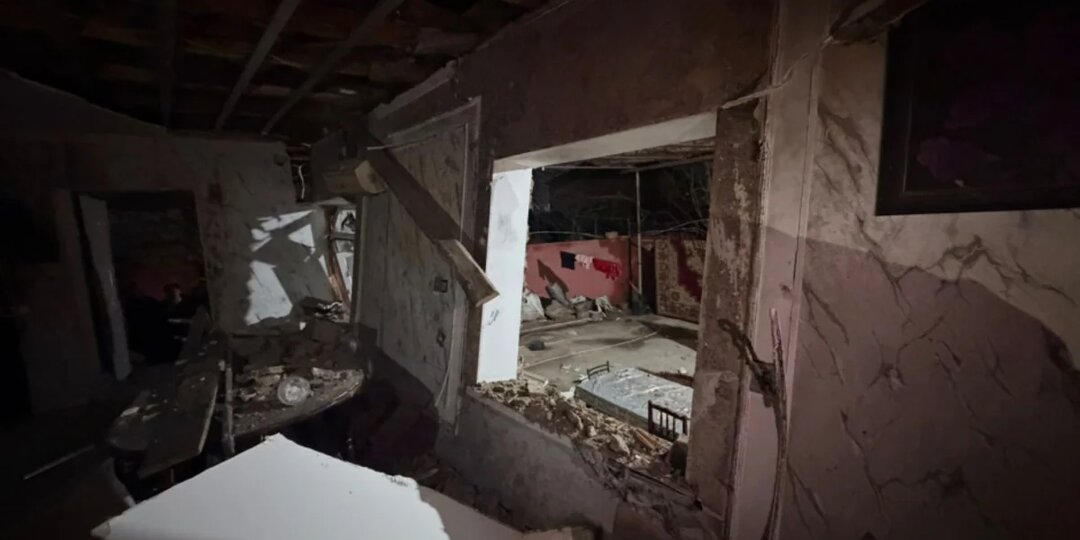 В Ширване произошел взрыв в жилом доме, есть пострадавшая