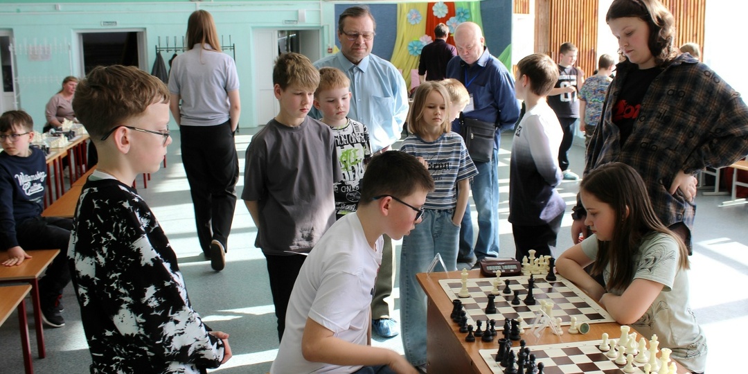 НА КОРМЕ «БЕЛОЙ ЛАДЬИ»