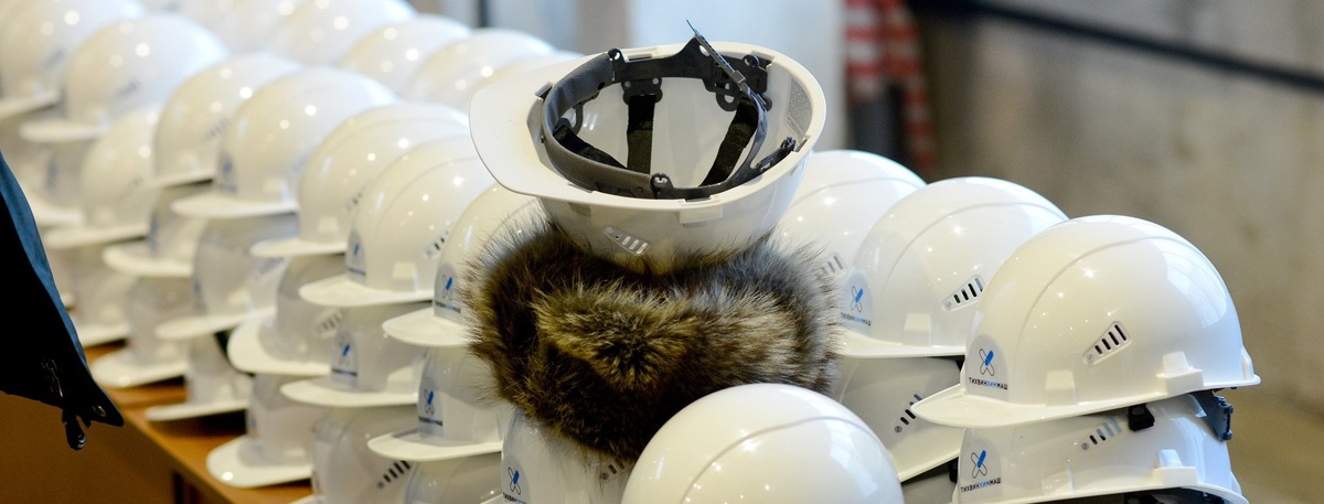    Вместо массовых увольнений заводы предпочитают объявлять простой - так меньше издержек на выплаты рабочему персоналу Автор фото: Сергей Ермохин/"ДП"