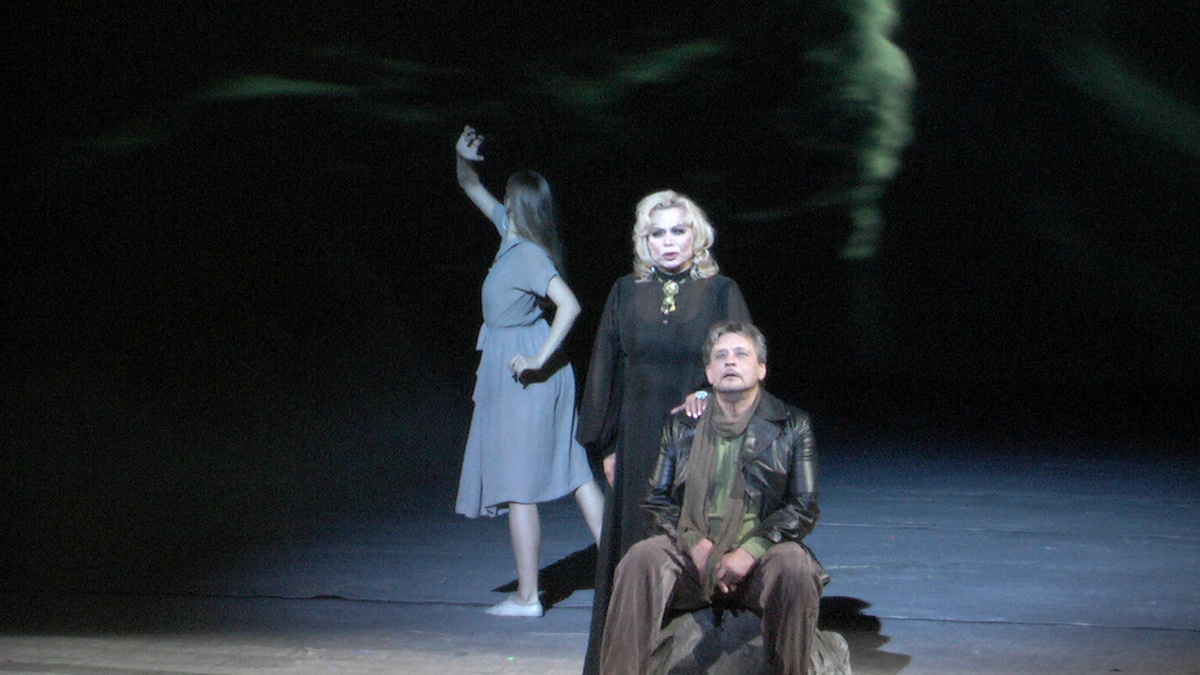 Сцена из спектакля. Фотографи из моего архива