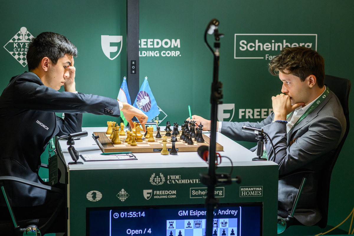 Узбекский гроссмейстер Жавохир Синдаров обыграл российского шахматиста Андрея Есипенко. Фото: Михал Валуша.