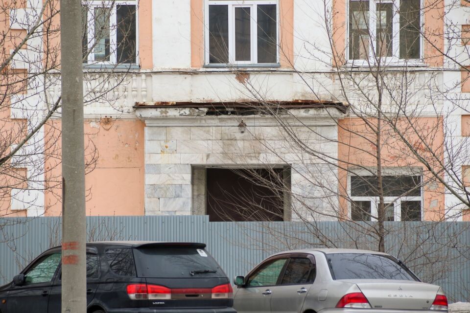    Аварийная поликлиника №2 на ул. Калинина, 16. Источник: Виталий Барабаш/"Толк"