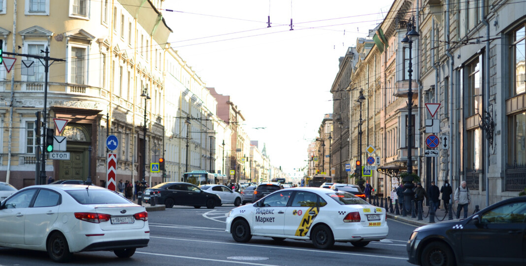 Полицейский напомнил, что будет, если гаишник потребовал показать ОСАГО в 2026 году