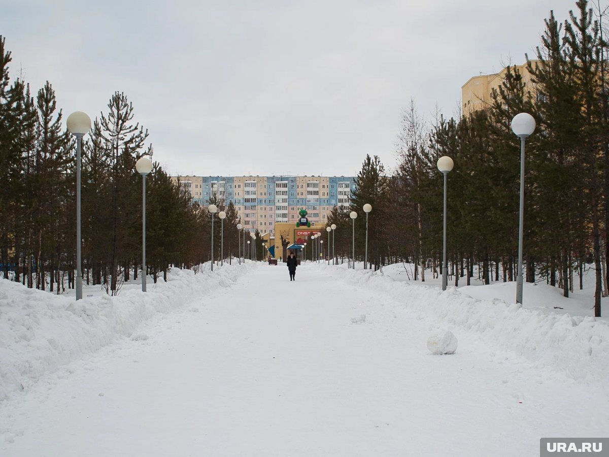     Для Надыма придумали логотип в виде необычной многоэтажки-улитки