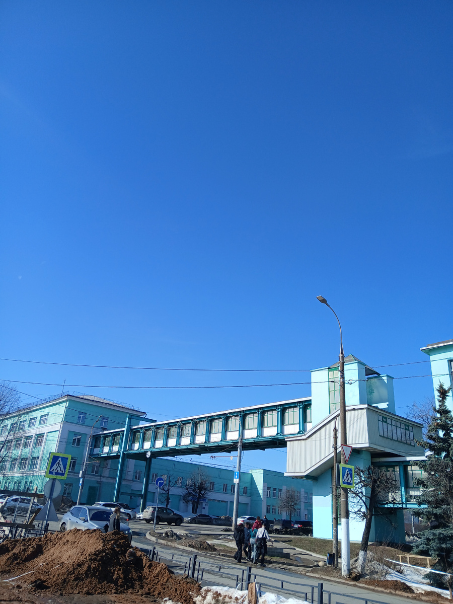 Переход между 1 и 2 корпусами.