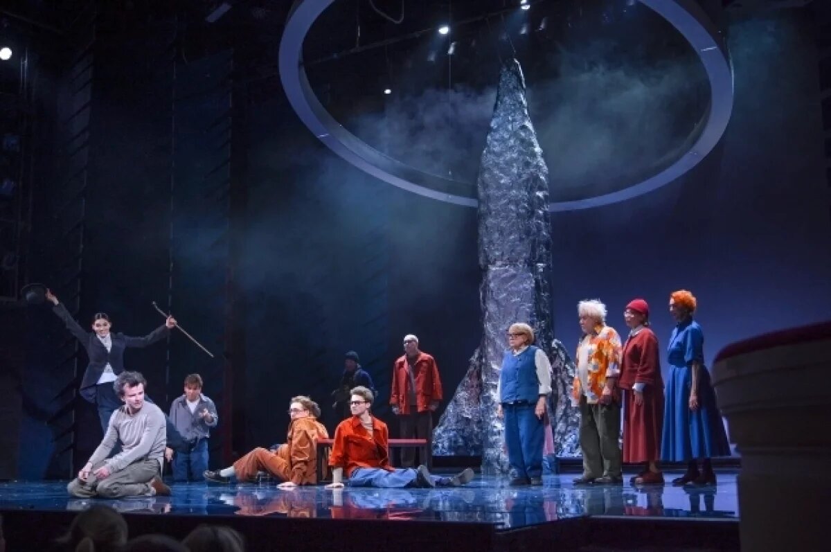    Омская драма открыла «Вино из одуванчиков», чтобы вспомнить вкус детства