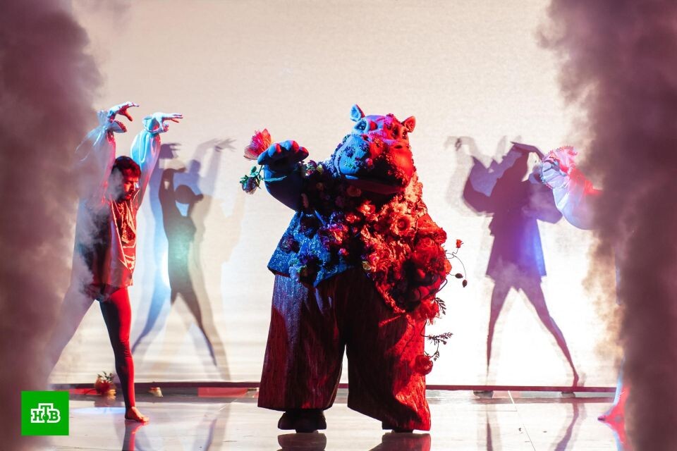    Гиппопотам на шоу "Маска". Источник: t.me/ntv_maska