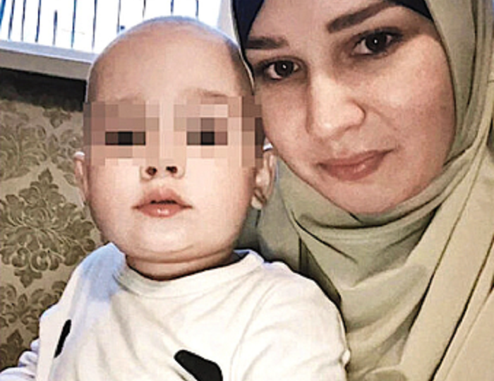 Секс на детской площадке? Как сложилась судьба россиянки, которая родила в 11 лет