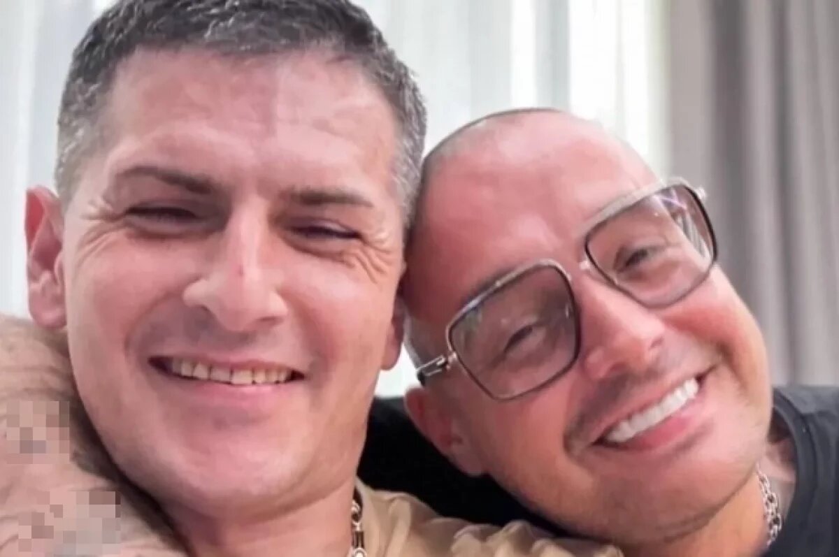    Рэпер Гуф сообщил, что в Израиле умер его близкий друг Руслан Шнайдерман